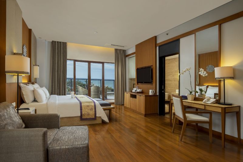 Phòng Junior Suite tại khách sạn Grand Inna Kuta Bali