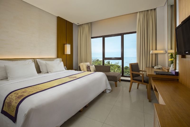 Phòng Deluxe hướng biển tại khách sạn Grand Inna Kuta Bali